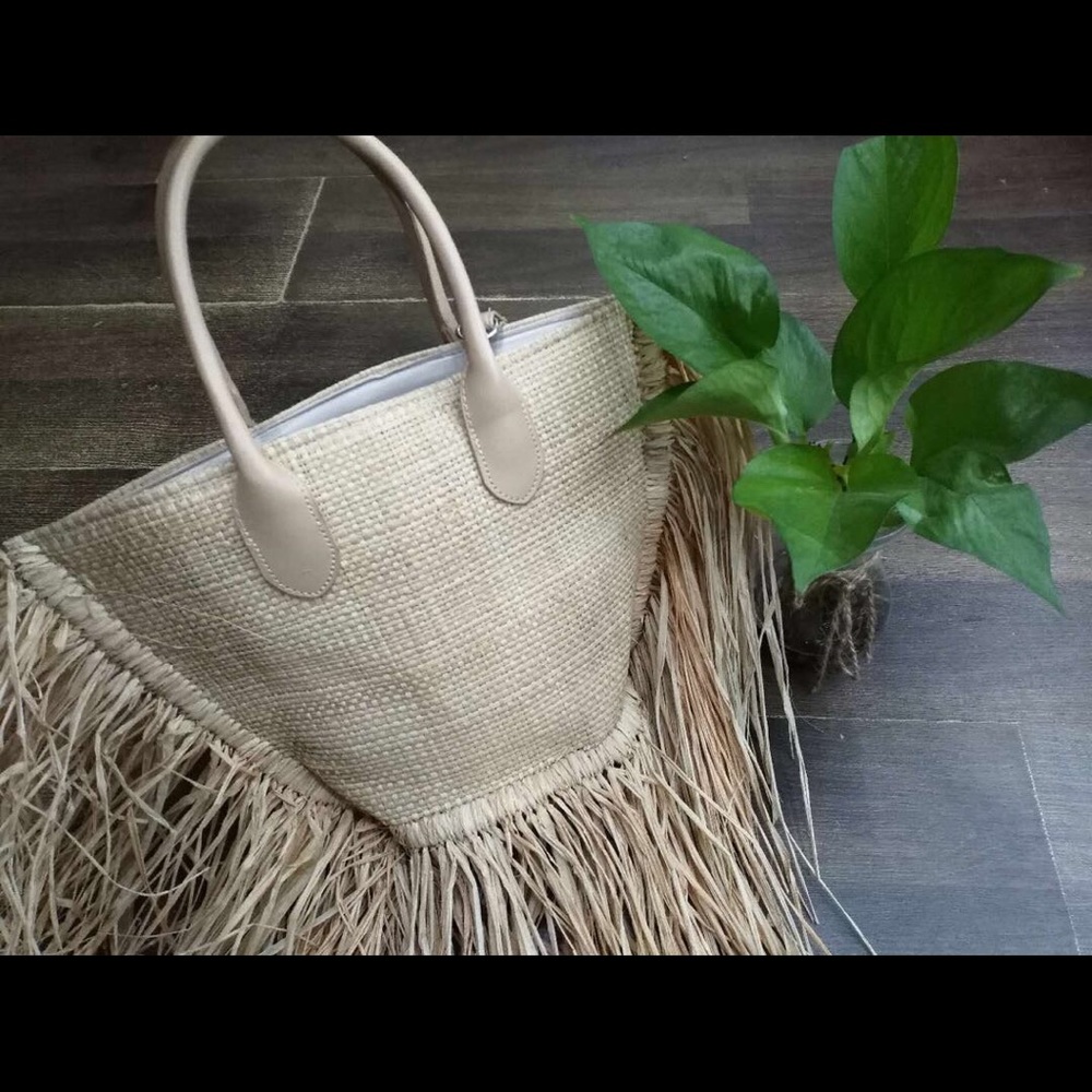 Straw handbag
